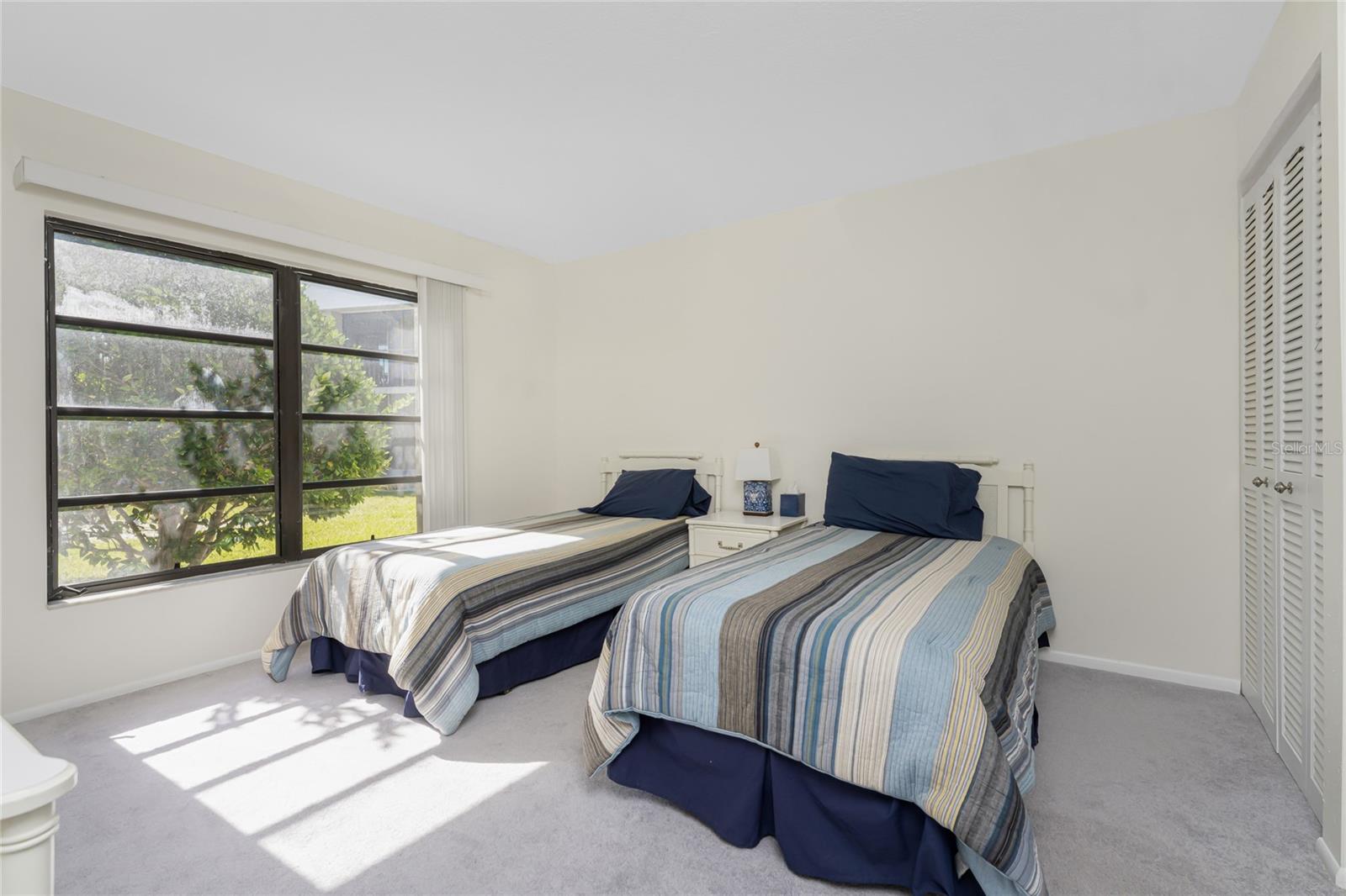 WHITE IBIS - Residential