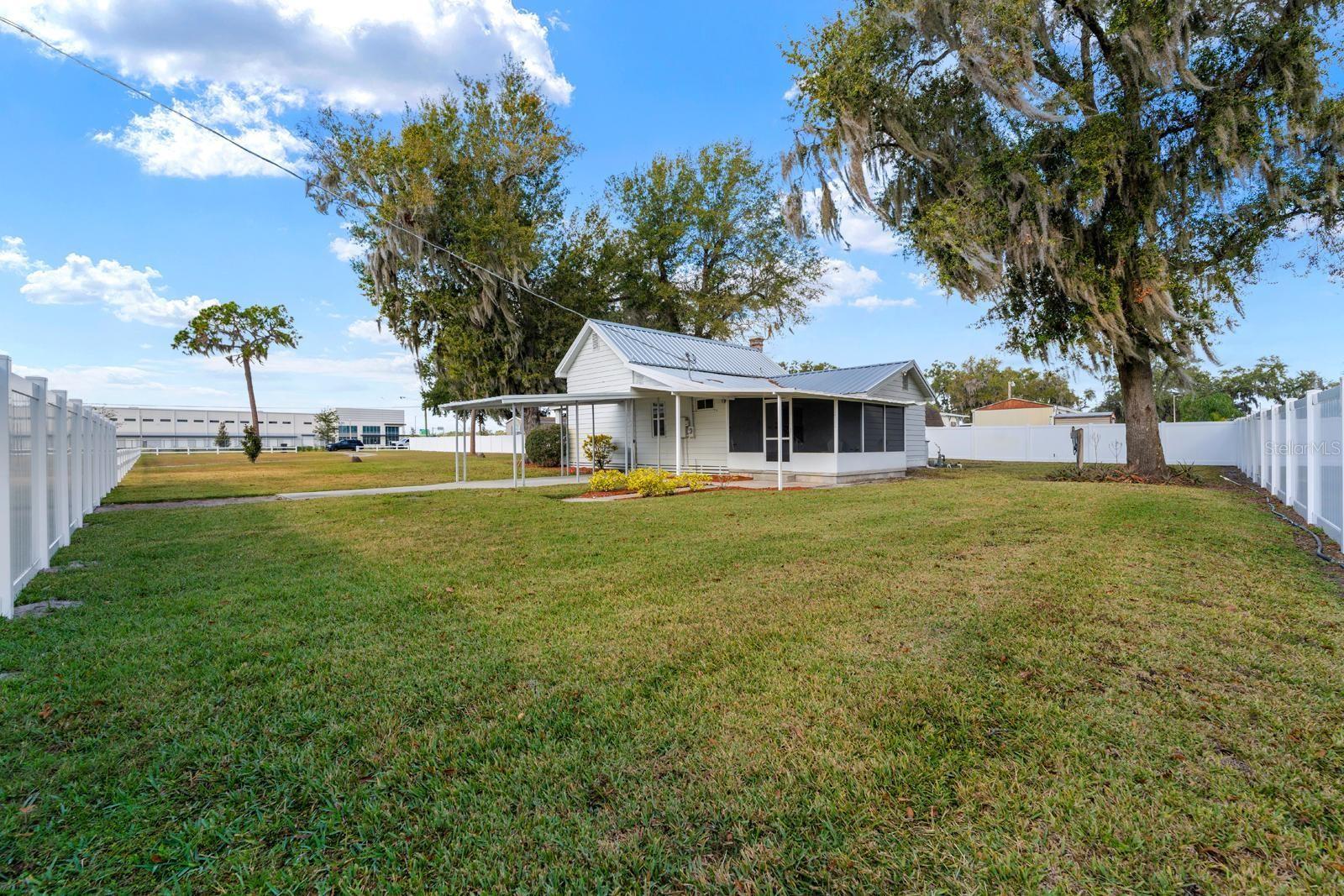 COUNTRY OAK PARK - Residential