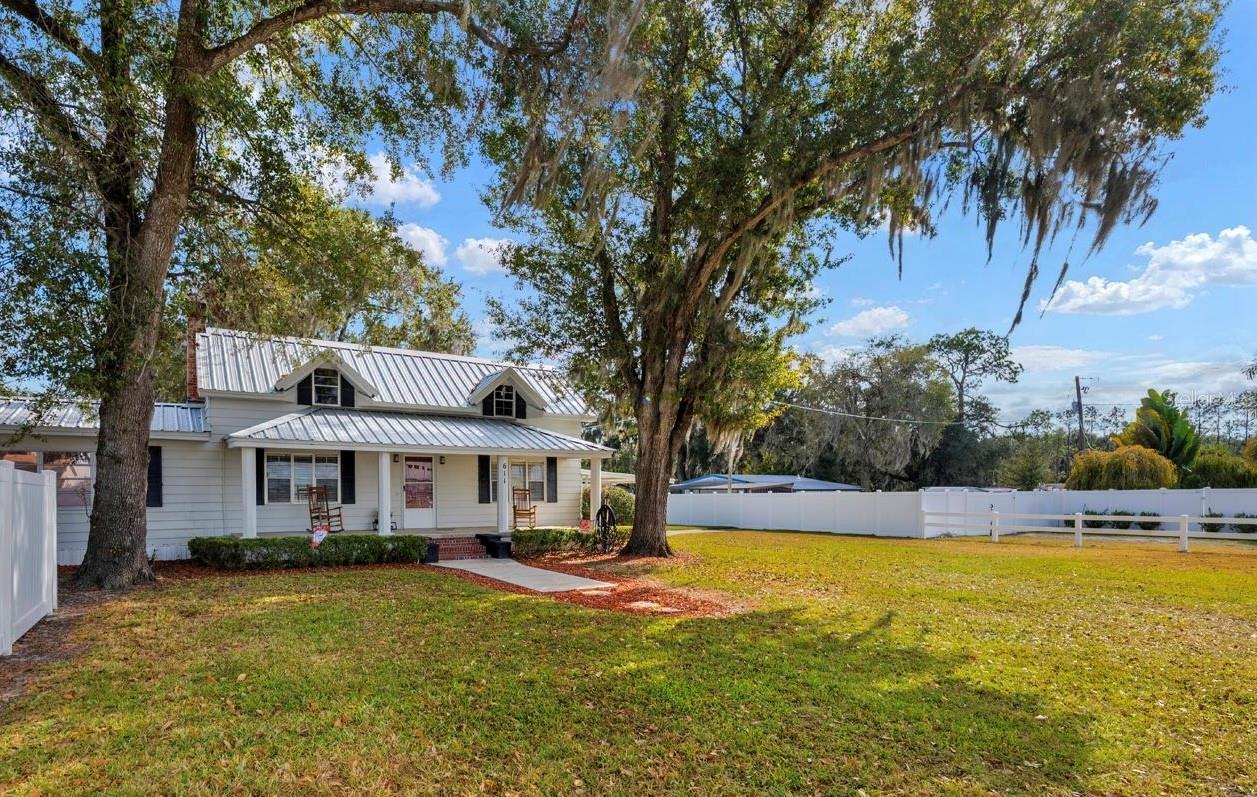 COUNTRY OAK PARK - Residential