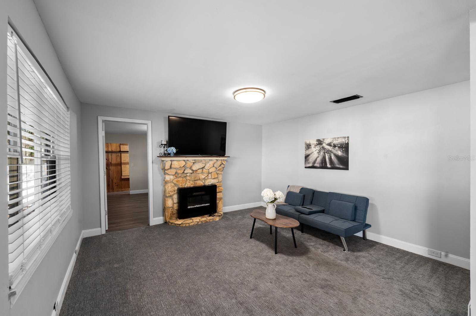 COUNTRY OAK PARK - Residential