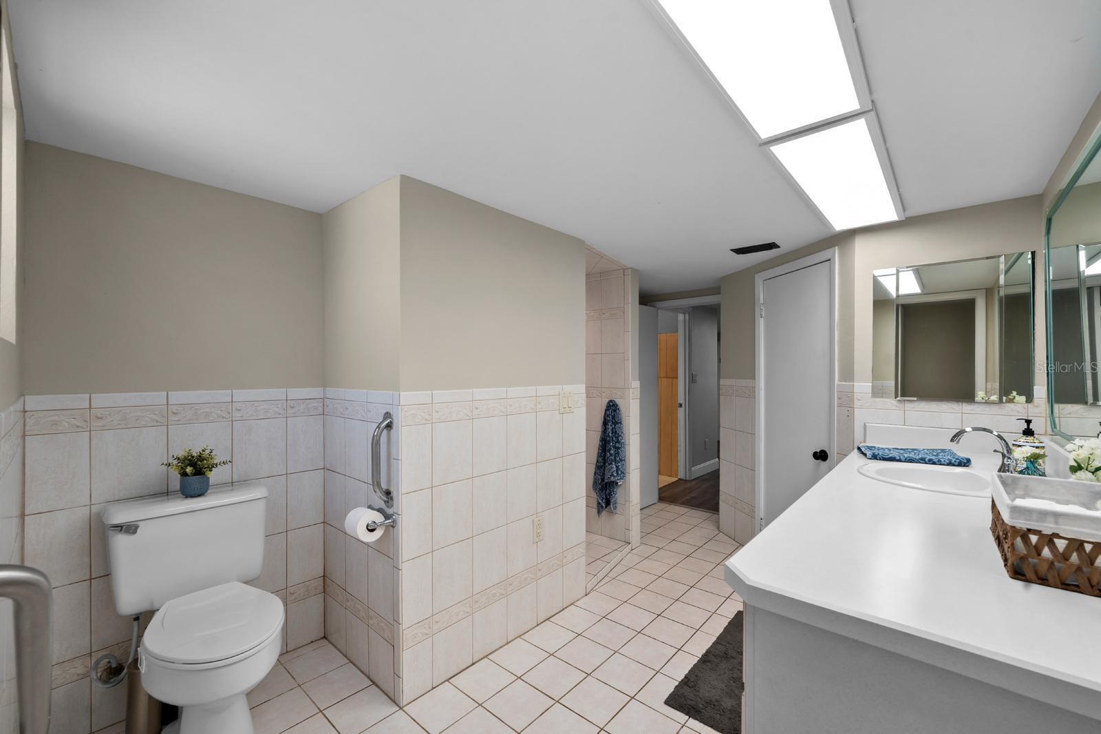 COUNTRY OAK PARK - Residential