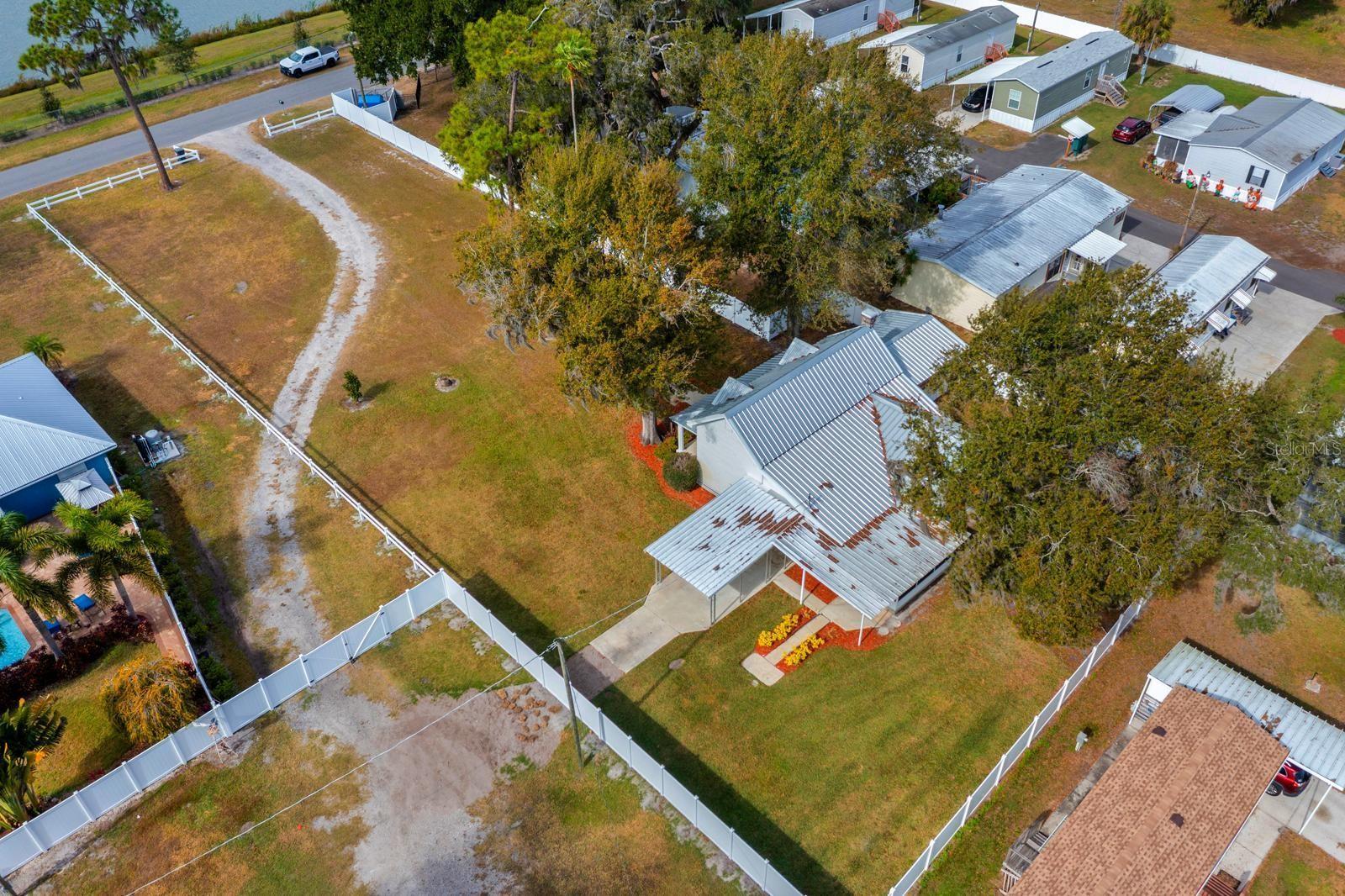 COUNTRY OAK PARK - Residential