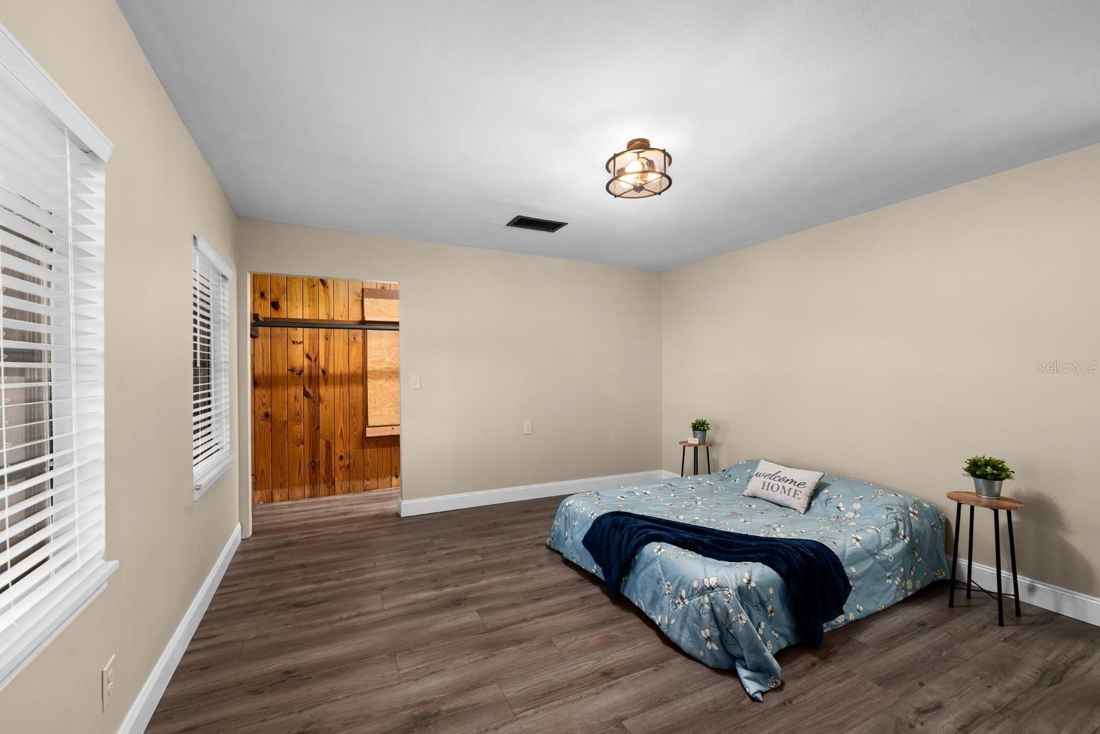 COUNTRY OAK PARK - Residential