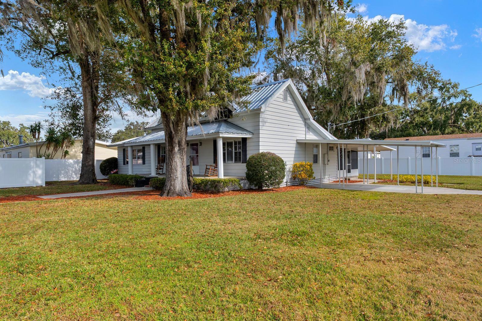 COUNTRY OAK PARK - Residential