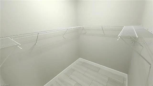 ENCLAVE/LAKES/THREE OAKS - Residential Lease