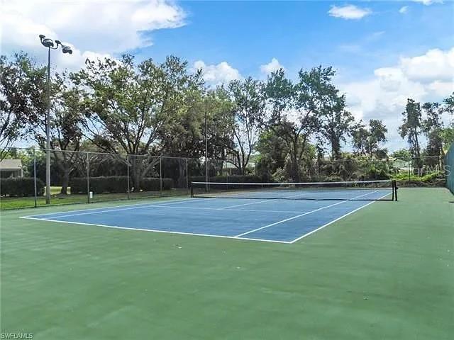 ENCLAVE/LAKES/THREE OAKS - Residential Lease