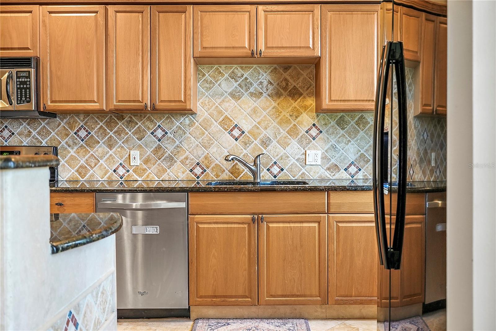 BAY STREET TWNHMS CONDO - Residential Lease