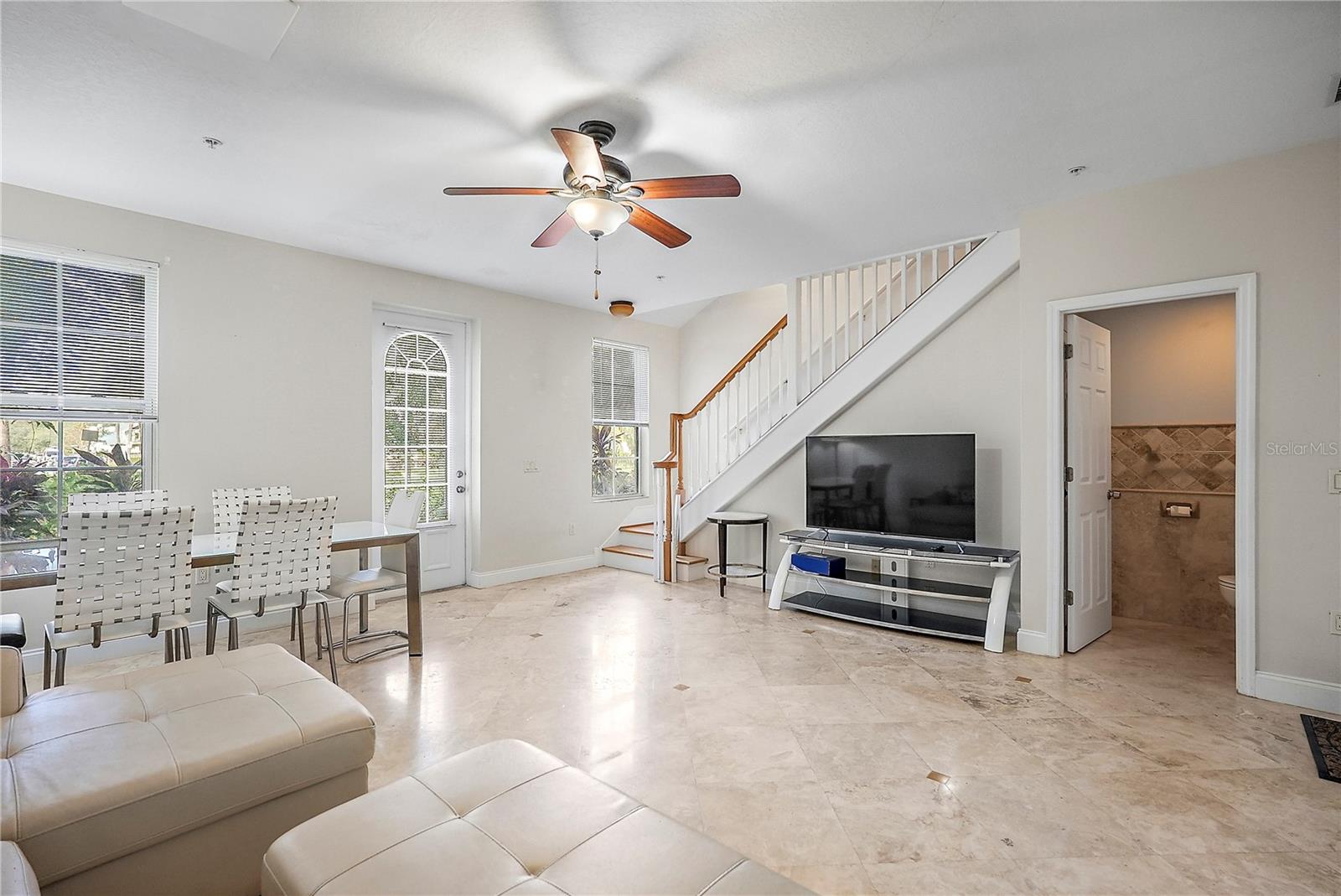 BAY STREET TWNHMS CONDO - Residential Lease