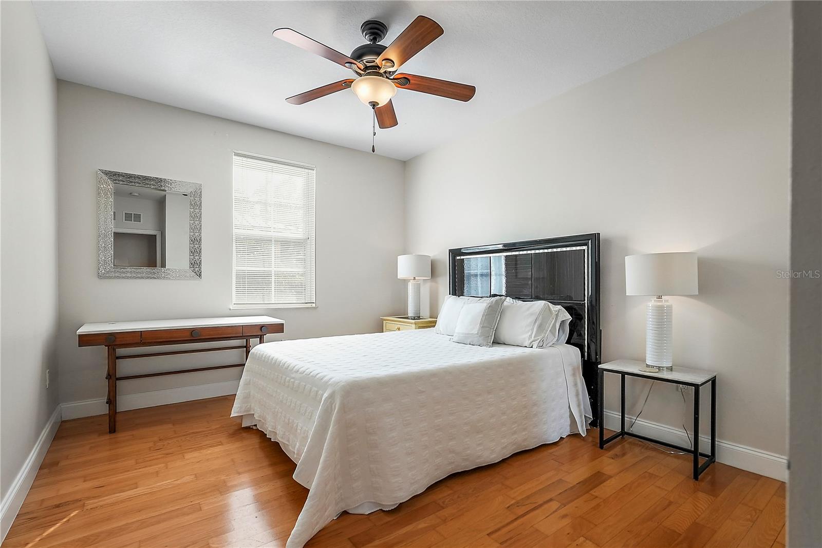 BAY STREET TWNHMS CONDO - Residential Lease