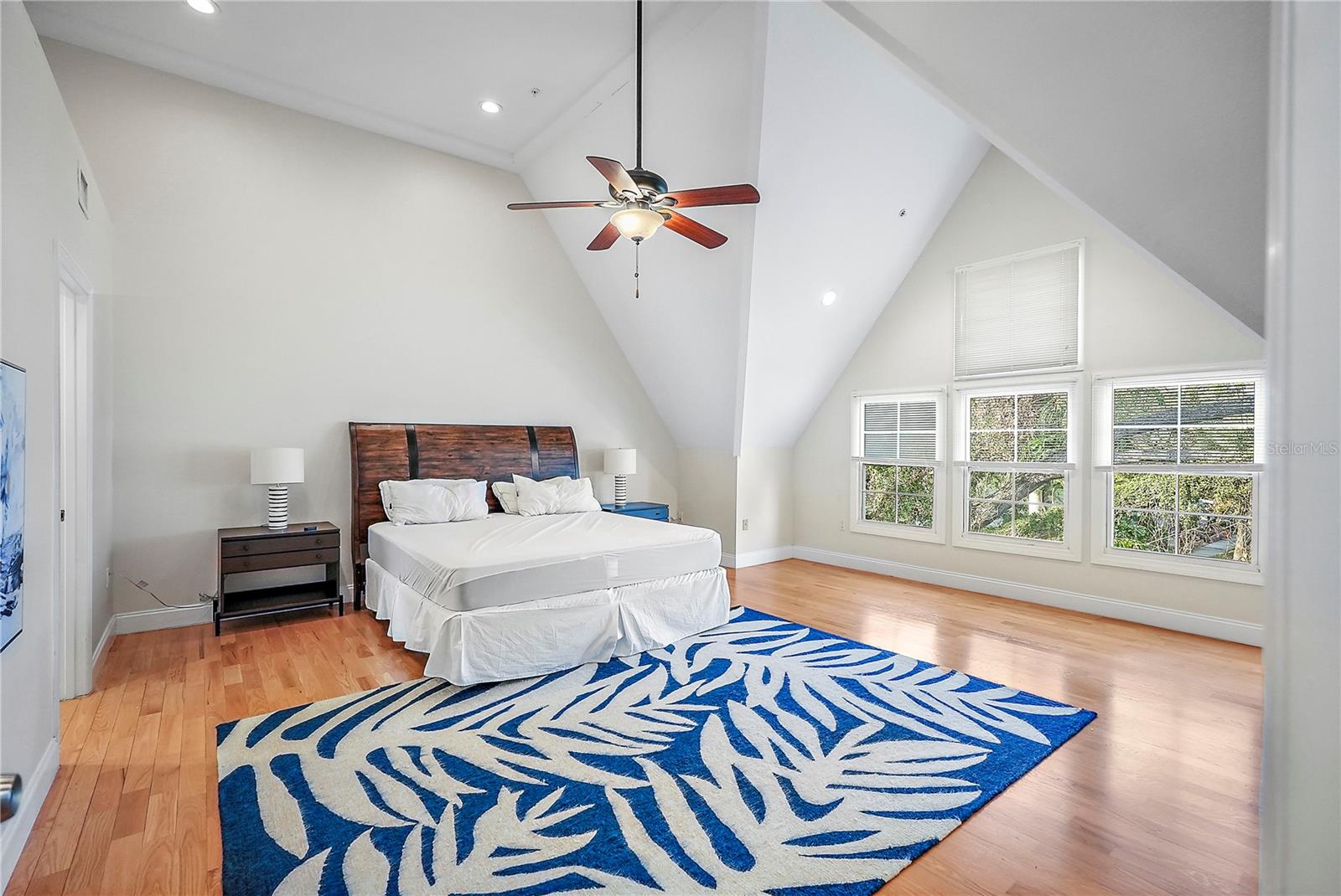 BAY STREET TWNHMS CONDO - Residential Lease