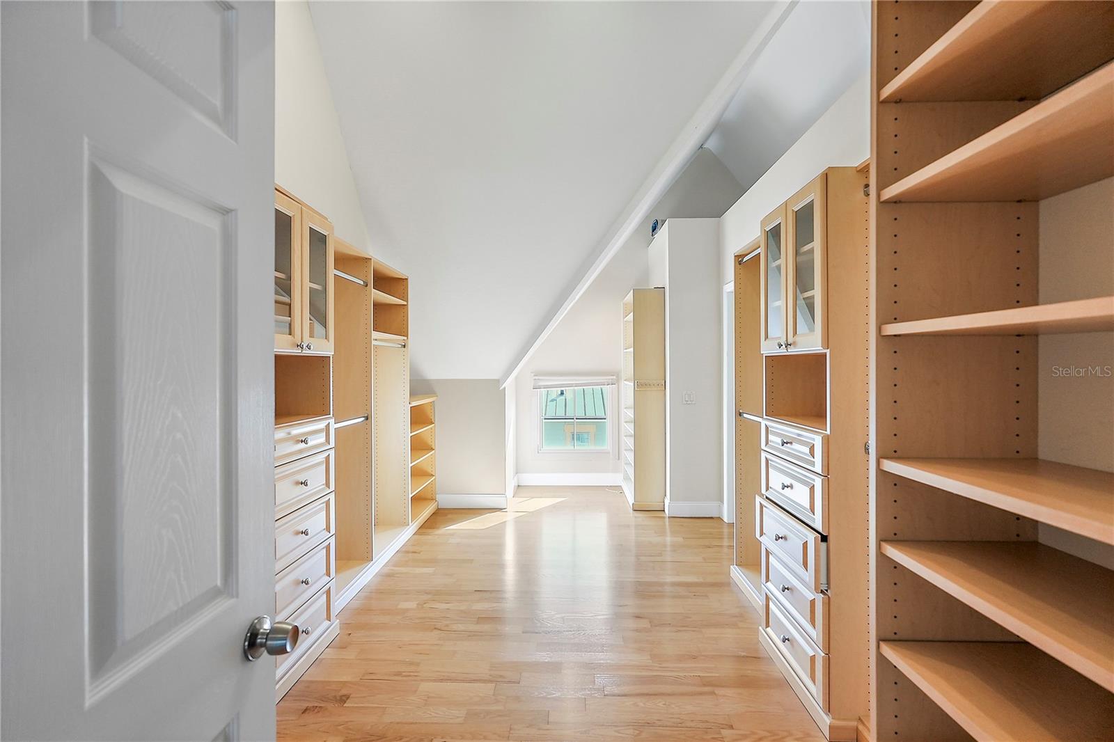 BAY STREET TWNHMS CONDO - Residential Lease