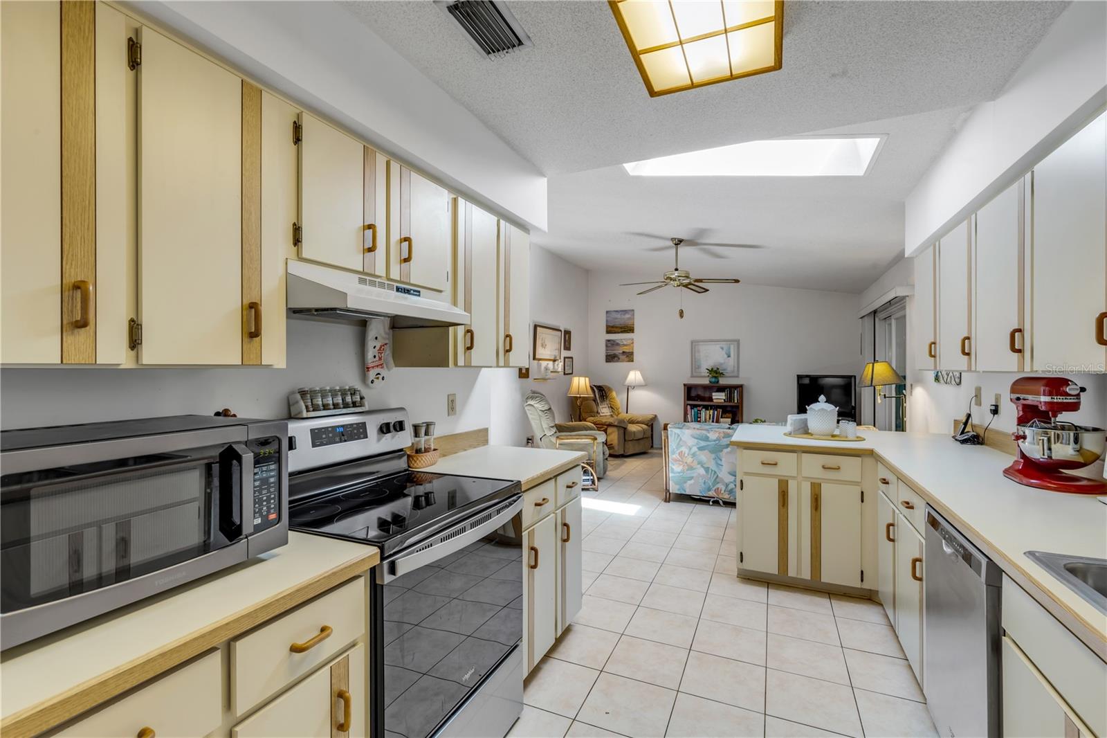 WILLOW RUN UNIT 06 - Residential