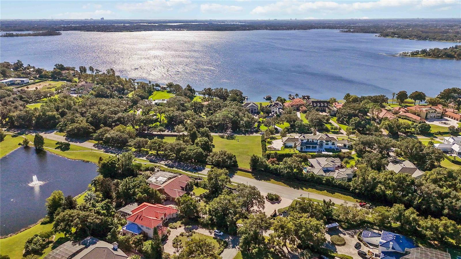 CHAINE DE LAC - Land