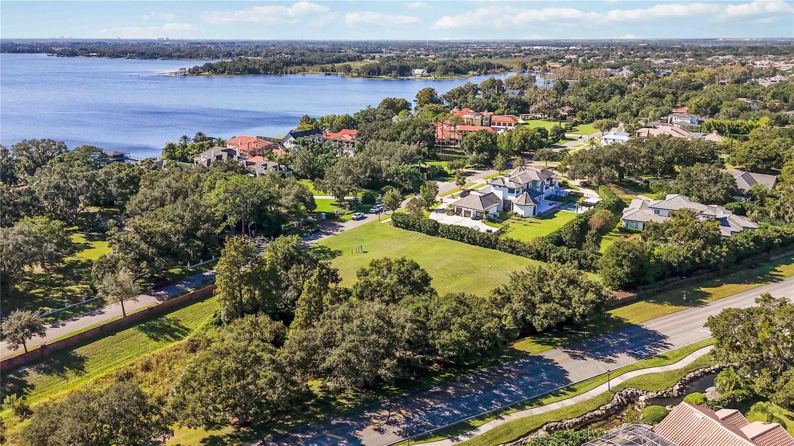 CHAINE DE LAC - Land