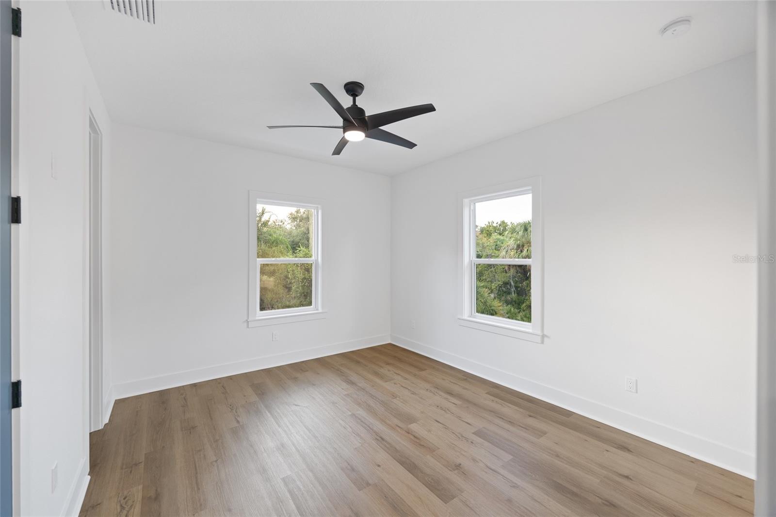 CRESCENT PARK - Residential Lease