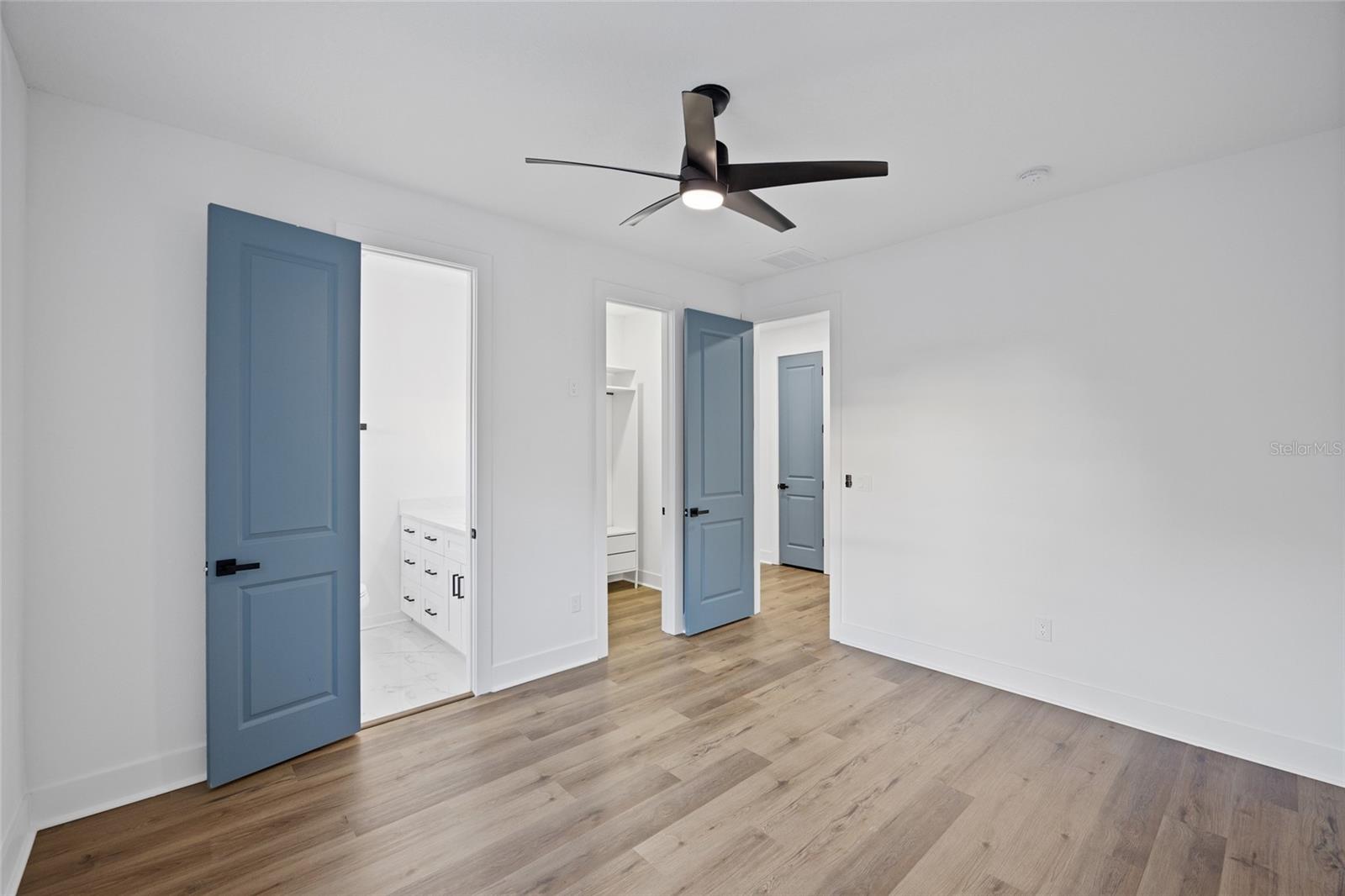 CRESCENT PARK - Residential Lease