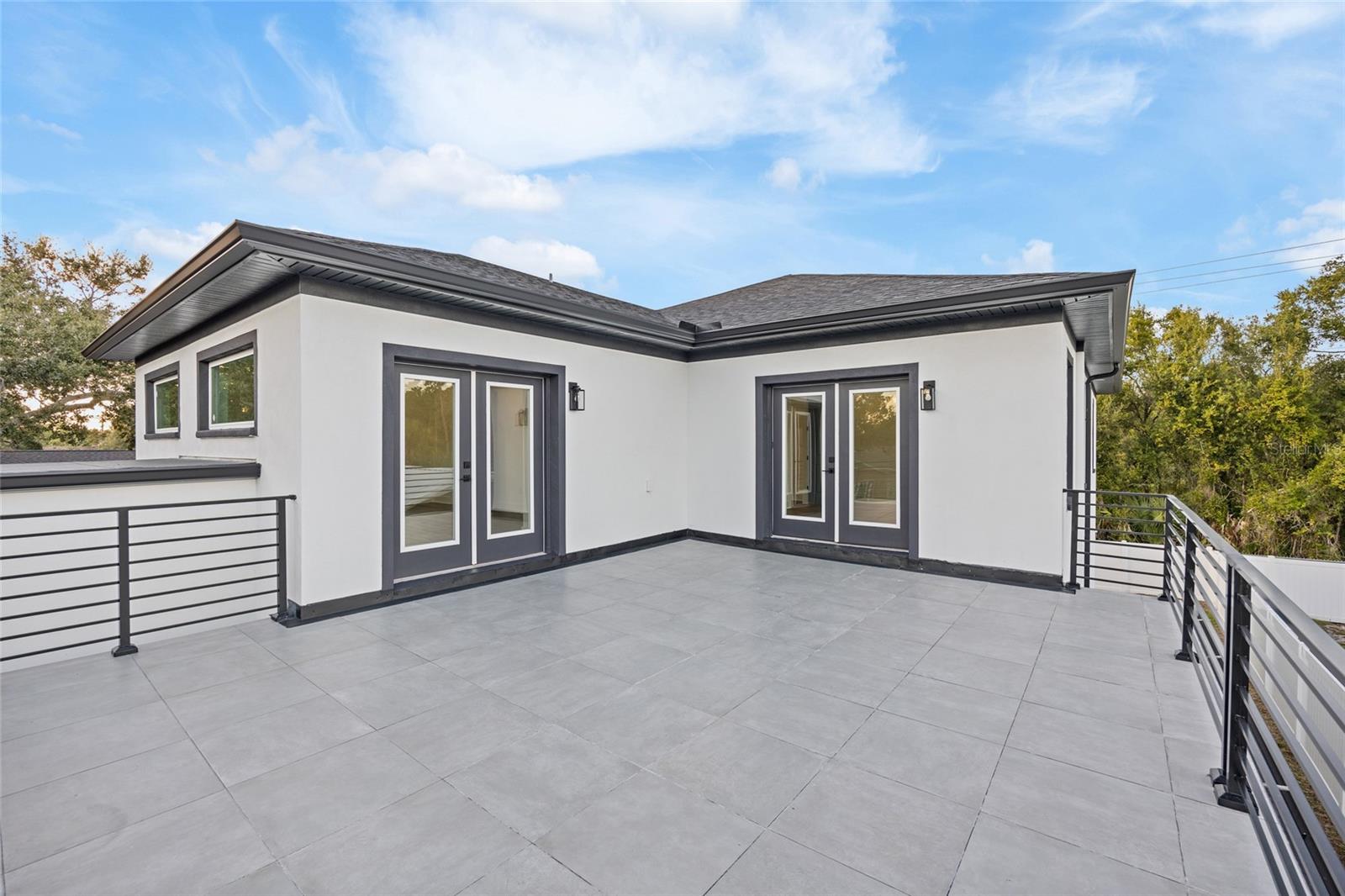 CRESCENT PARK - Residential Lease