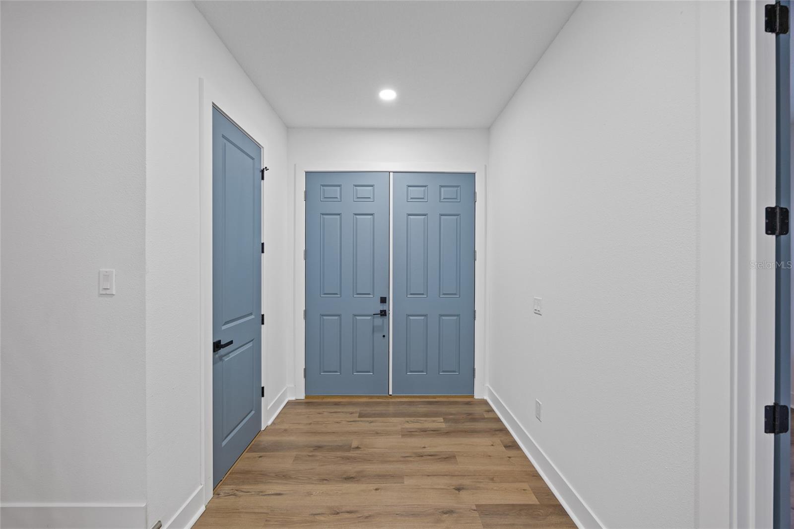 CRESCENT PARK - Residential Lease