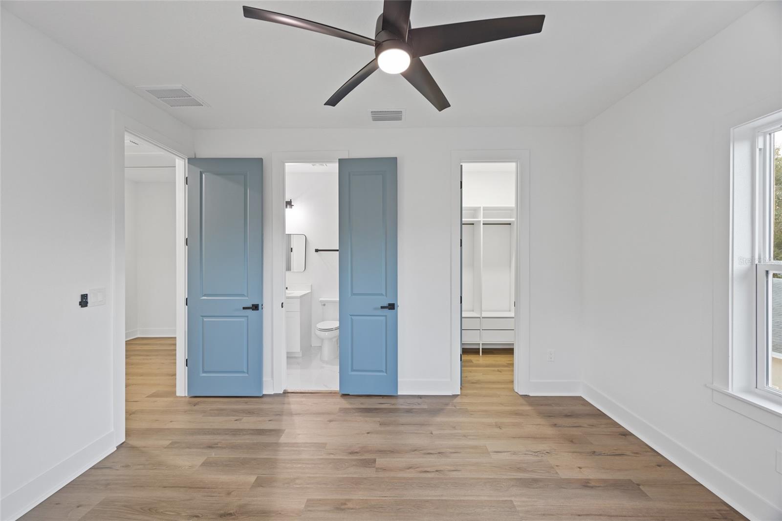 CRESCENT PARK - Residential Lease