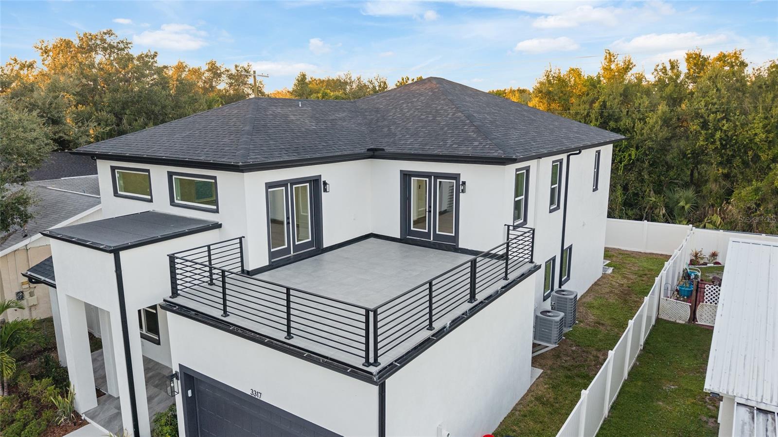 CRESCENT PARK - Residential Lease