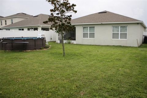 A home in WINTER HAVEN