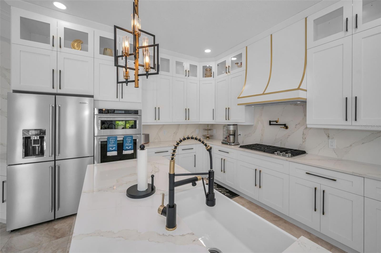 CHAMPIONS CLUB - Residential