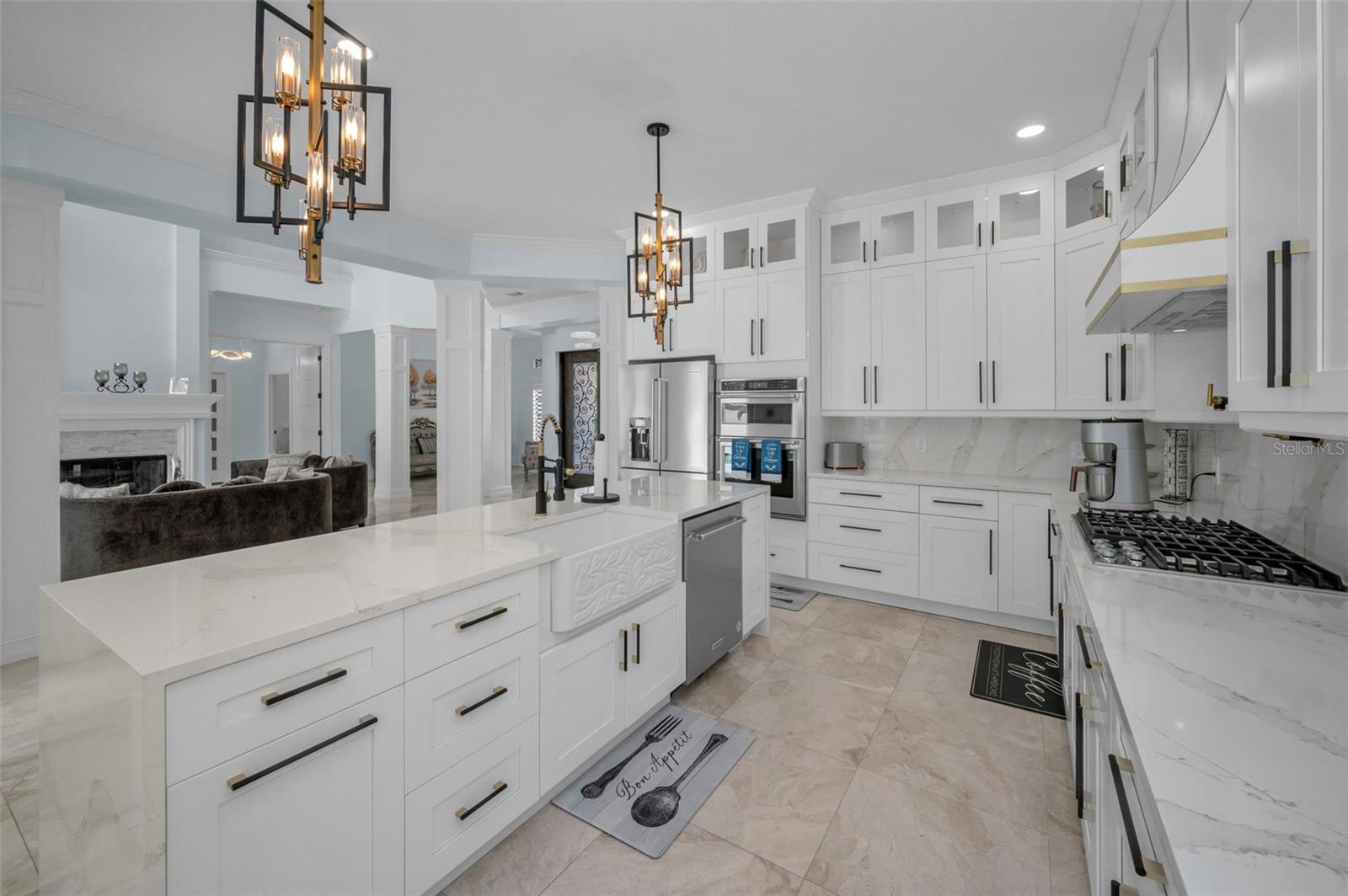 CHAMPIONS CLUB - Residential