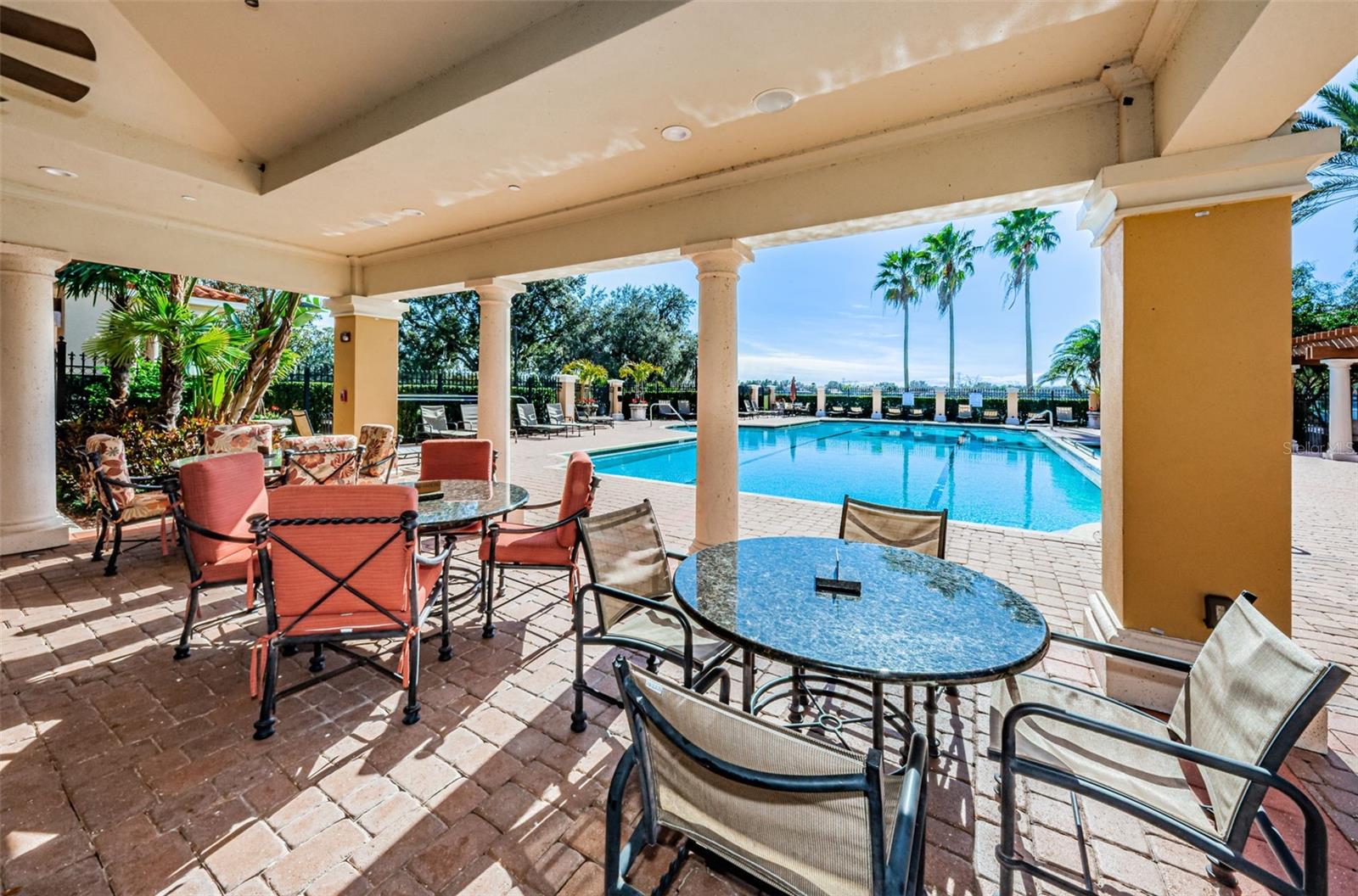 CHAMPIONS CLUB - Residential