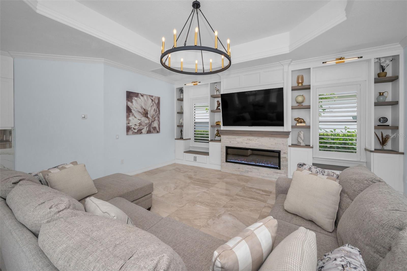 CHAMPIONS CLUB - Residential