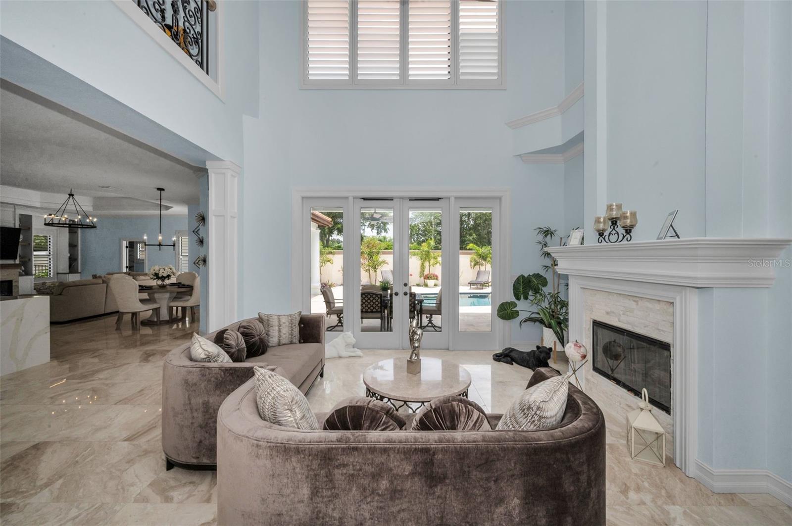 CHAMPIONS CLUB - Residential