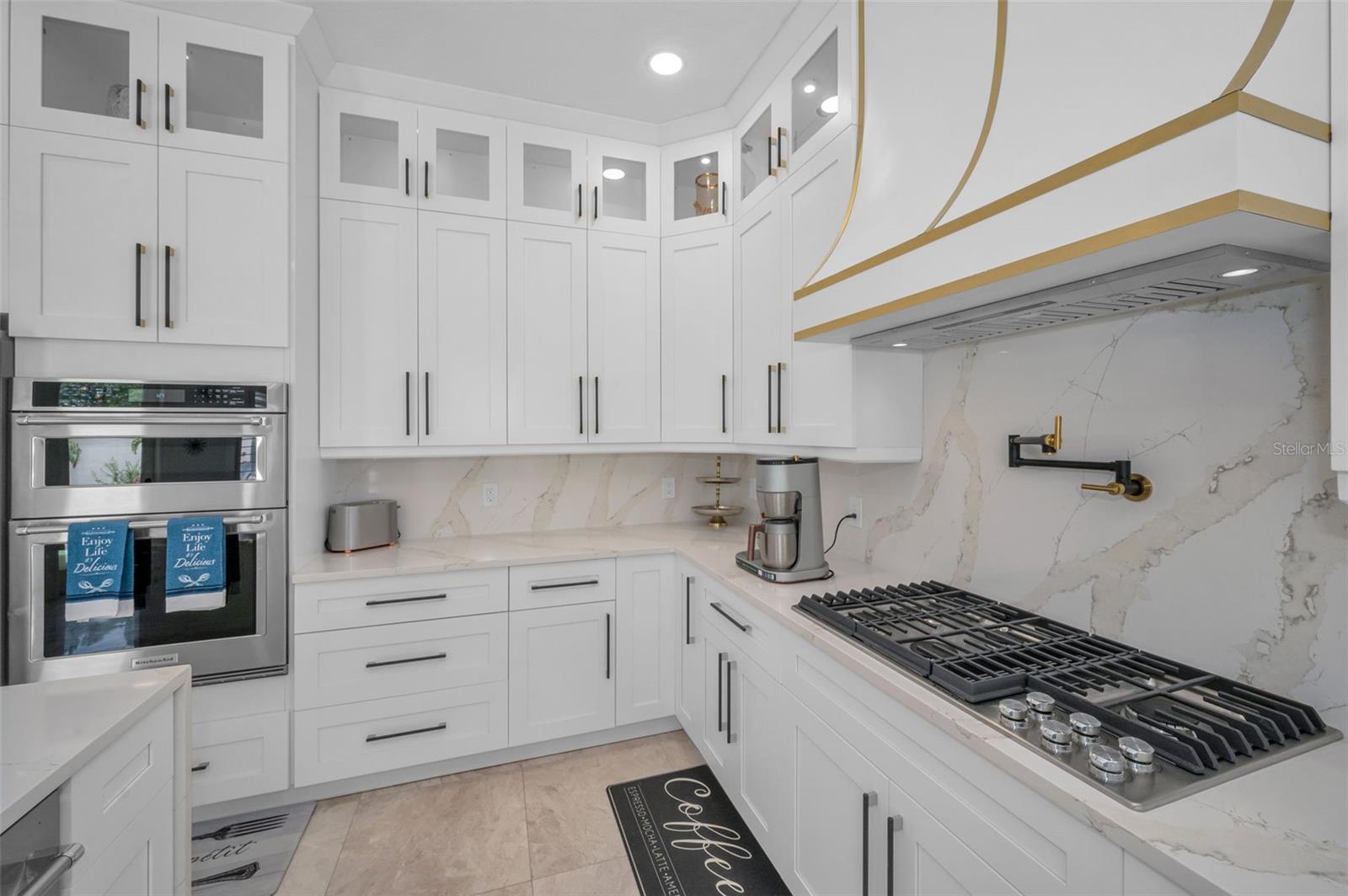 CHAMPIONS CLUB - Residential