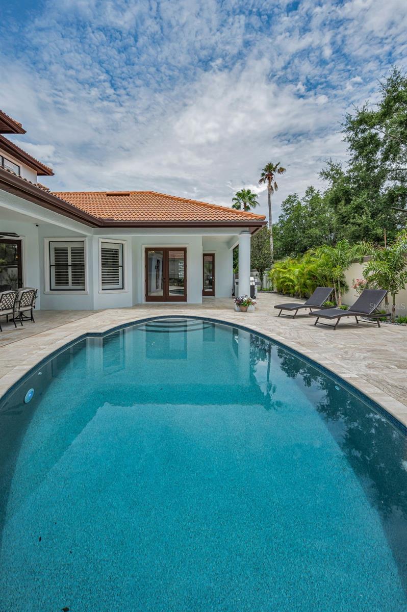 CHAMPIONS CLUB - Residential