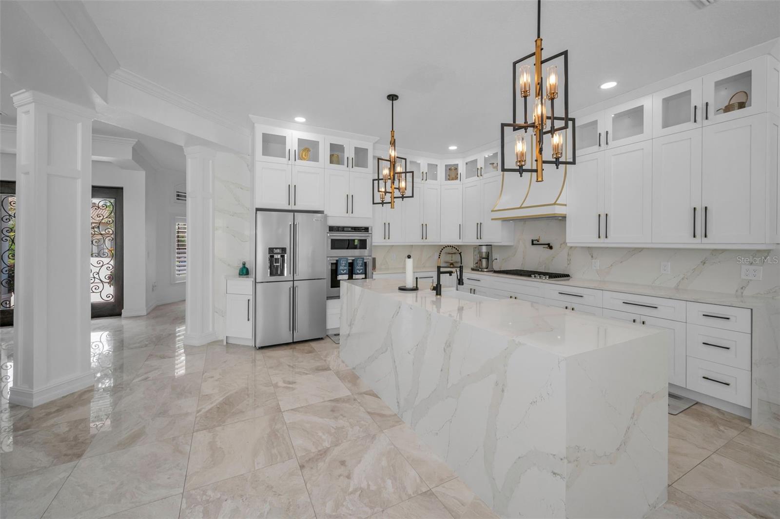 CHAMPIONS CLUB - Residential