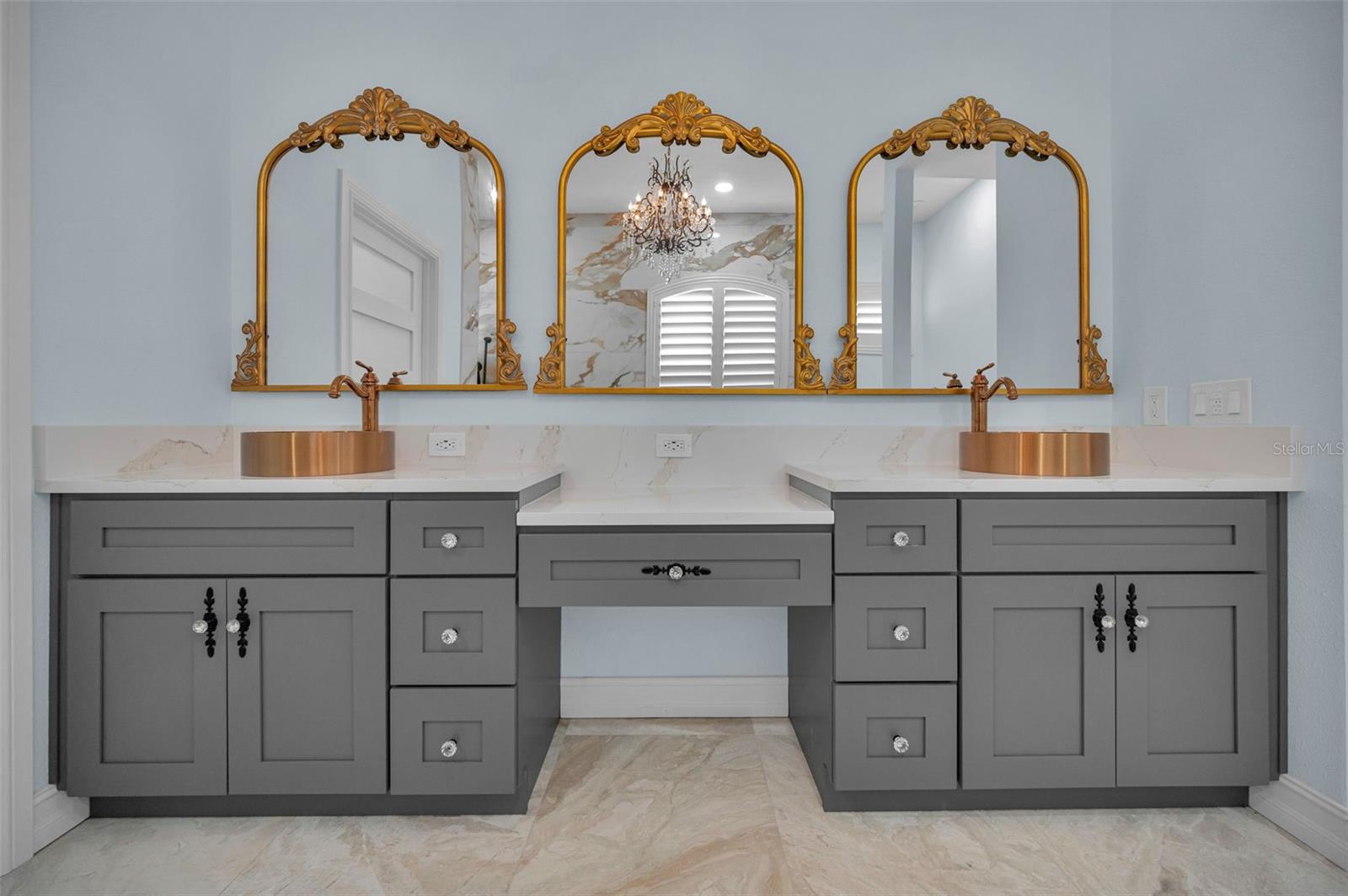 CHAMPIONS CLUB - Residential