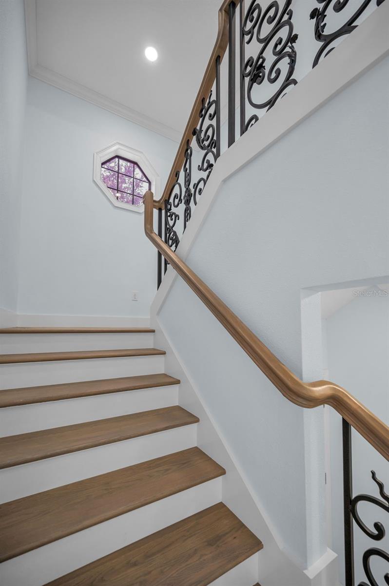 CHAMPIONS CLUB - Residential