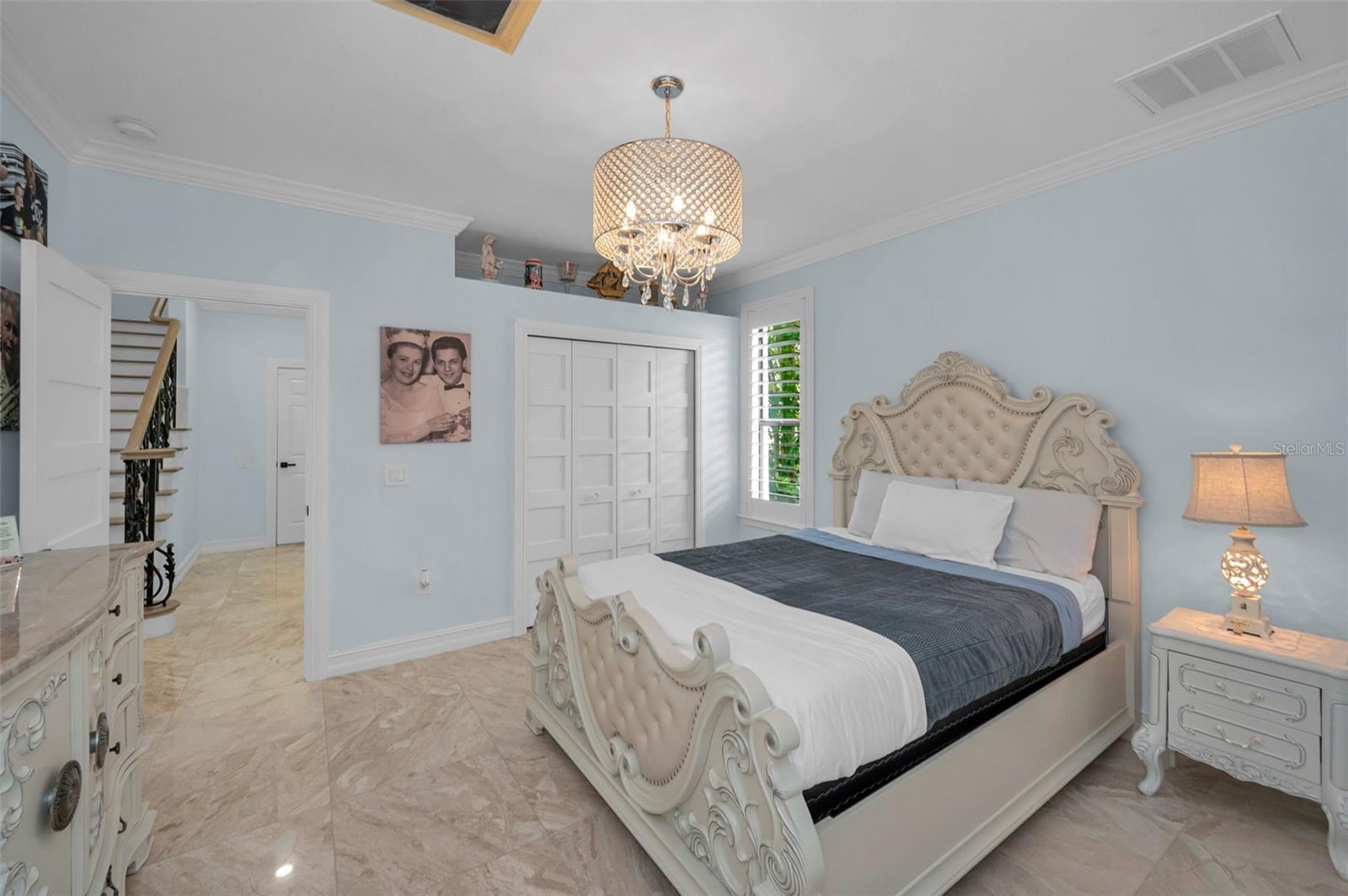 CHAMPIONS CLUB - Residential