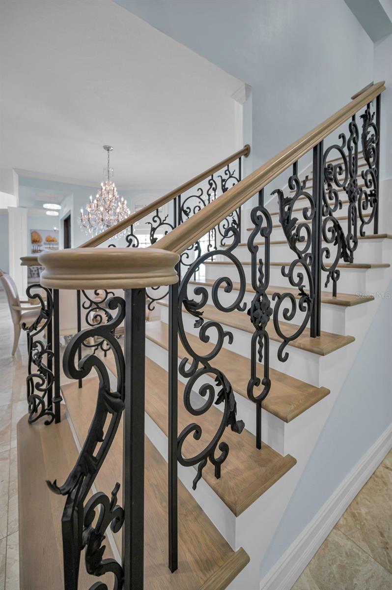 CHAMPIONS CLUB - Residential