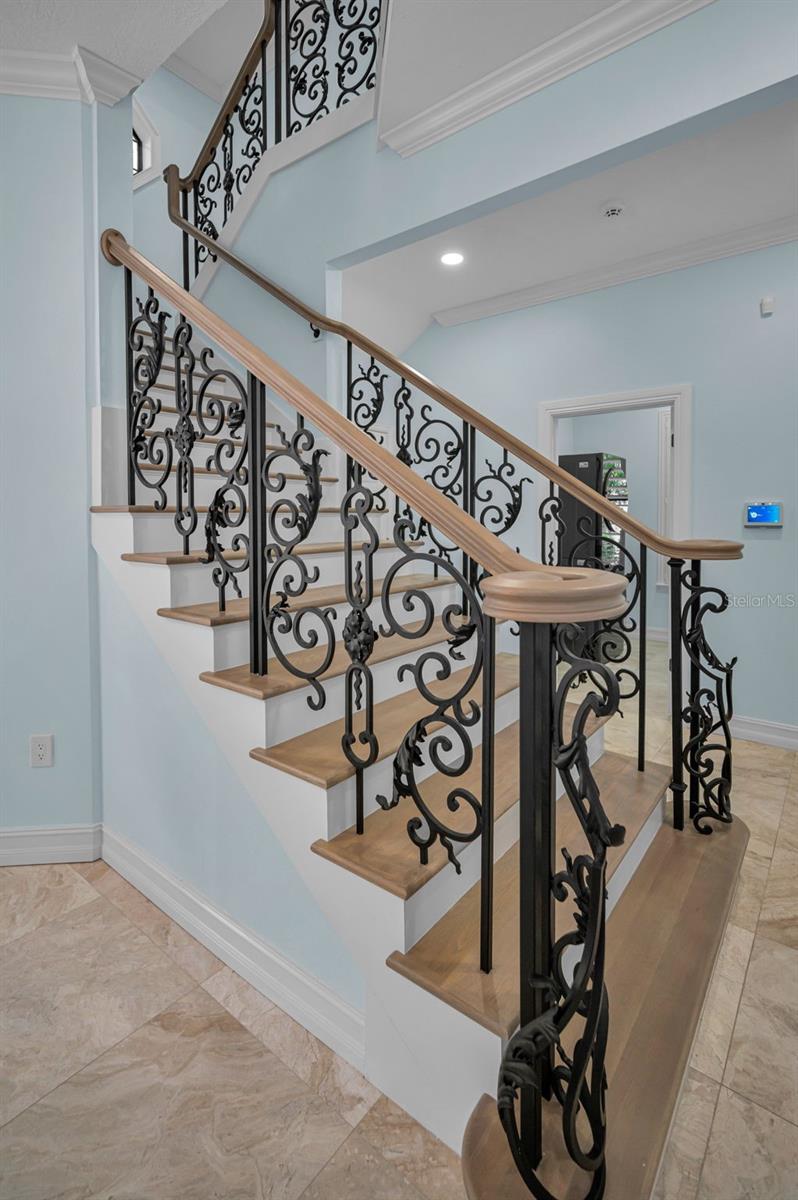 CHAMPIONS CLUB - Residential