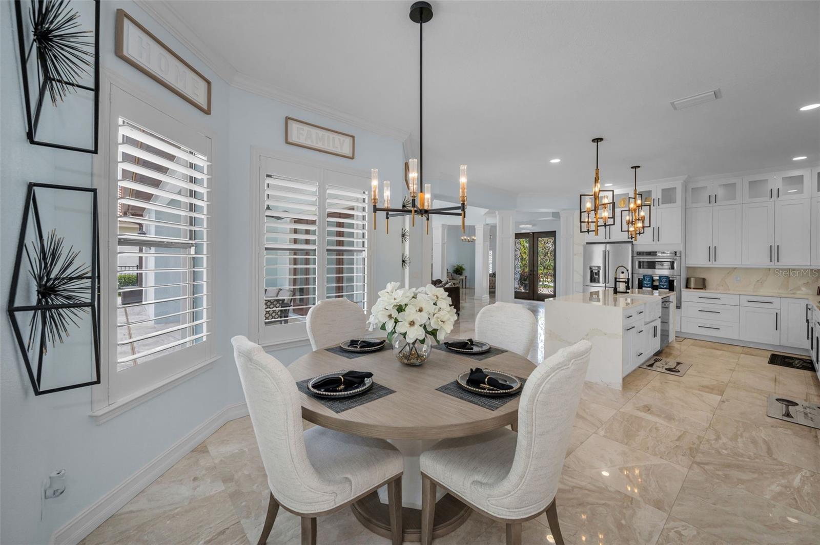 CHAMPIONS CLUB - Residential