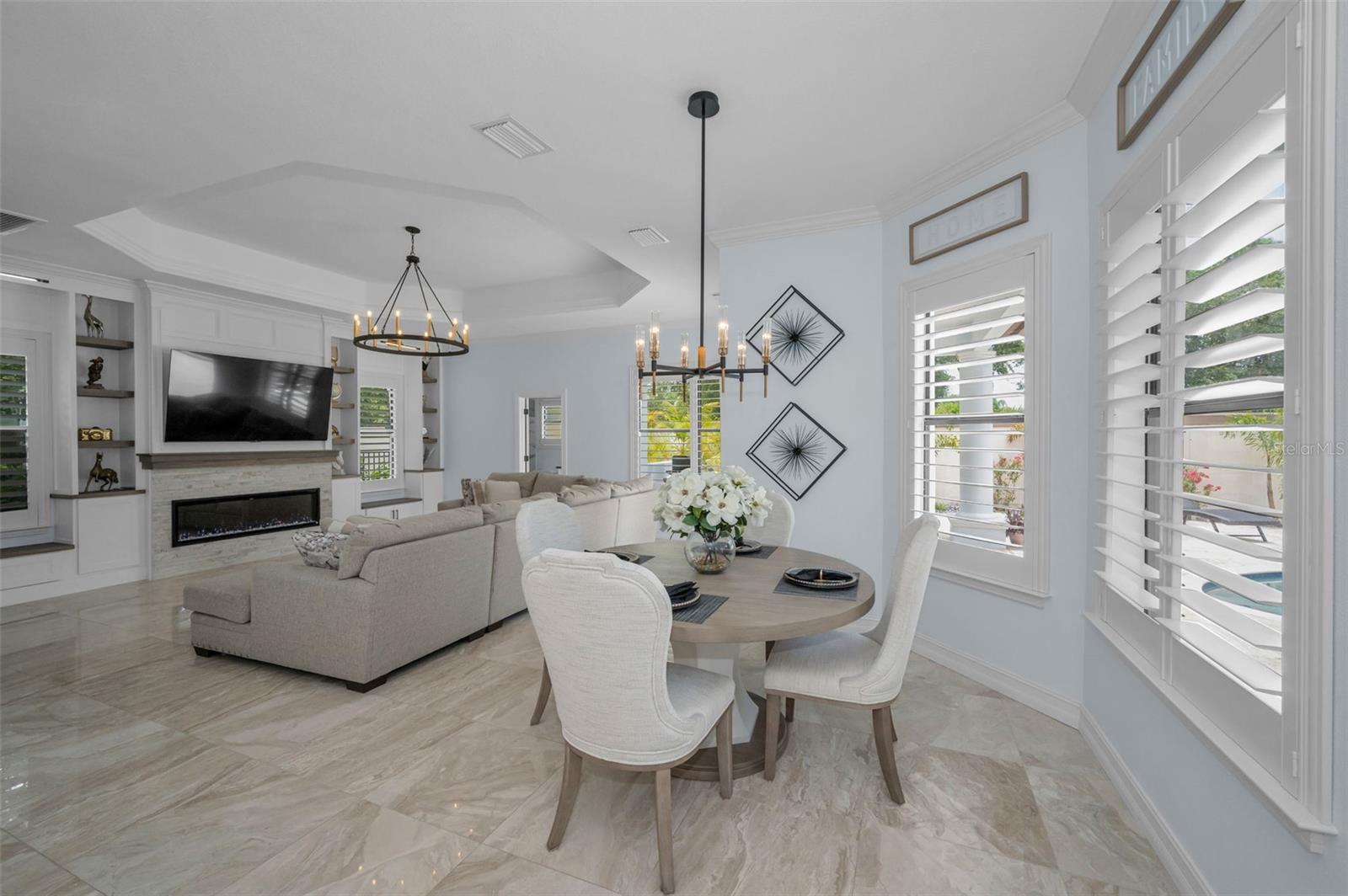 CHAMPIONS CLUB - Residential