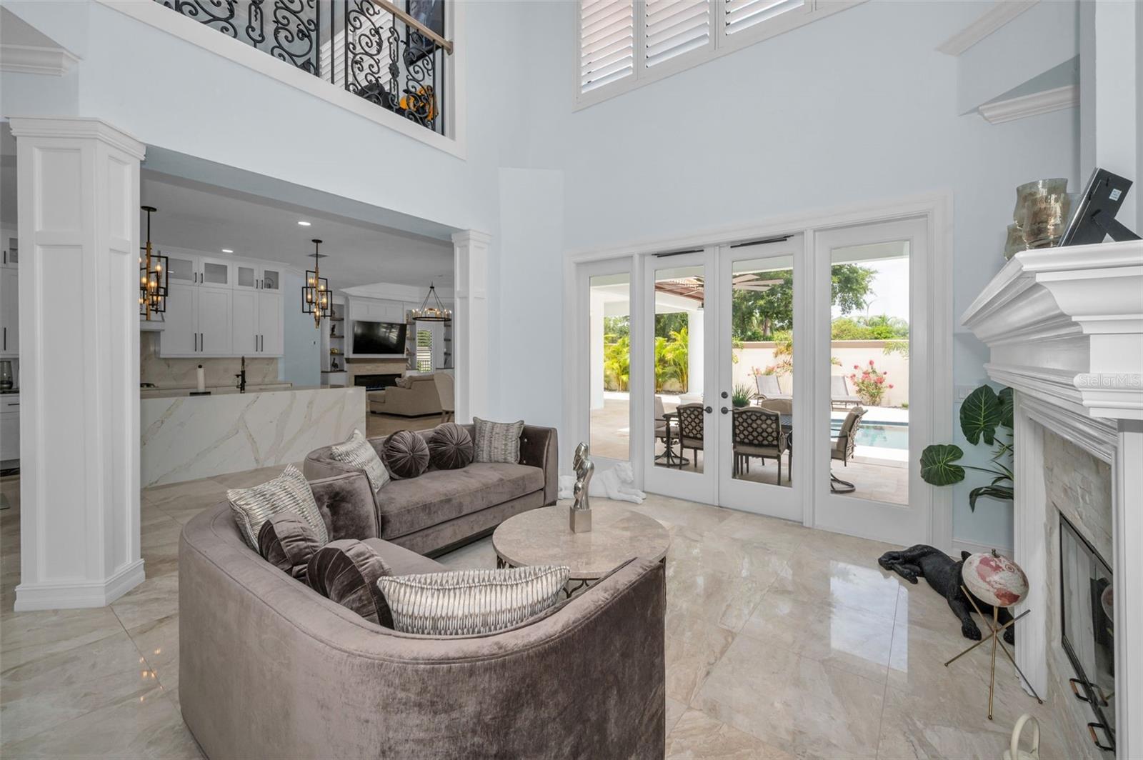 CHAMPIONS CLUB - Residential