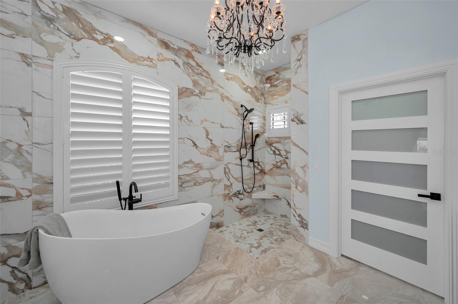 CHAMPIONS CLUB - Residential