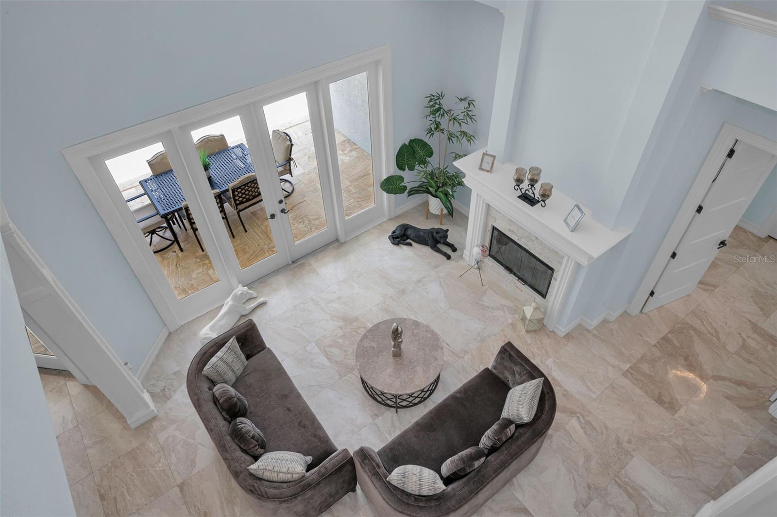 CHAMPIONS CLUB - Residential