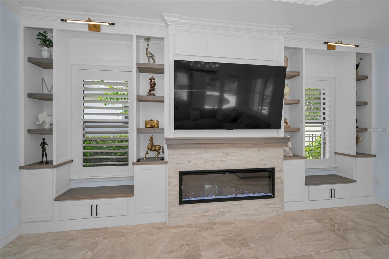 CHAMPIONS CLUB - Residential