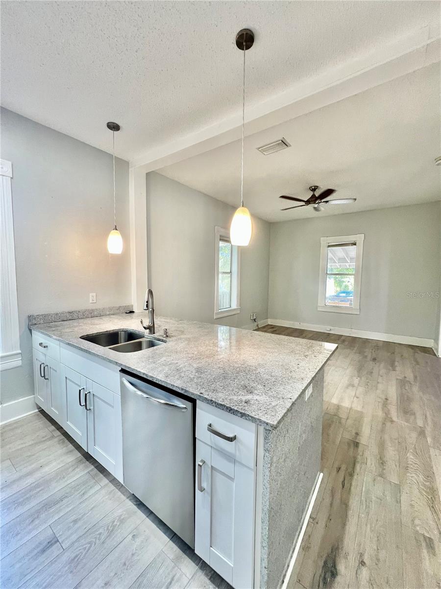 MUNRO & MC INTOSHS ADD - Residential Lease