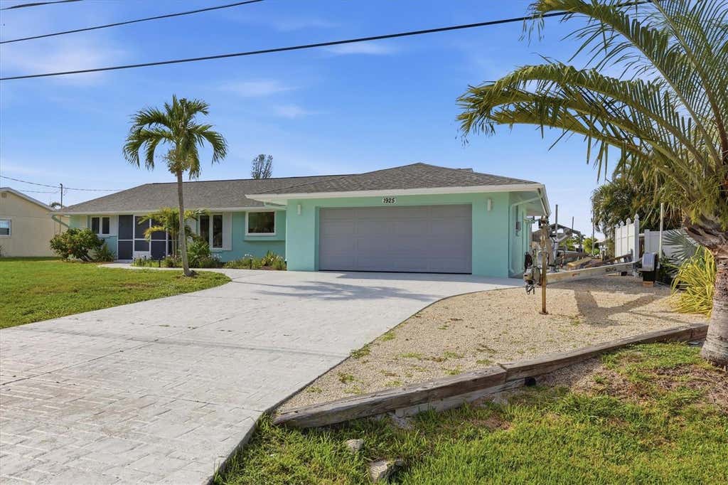 Photo of 1925 Oregon Trail, Englewood, FL 34224 (MLS # D6148177)