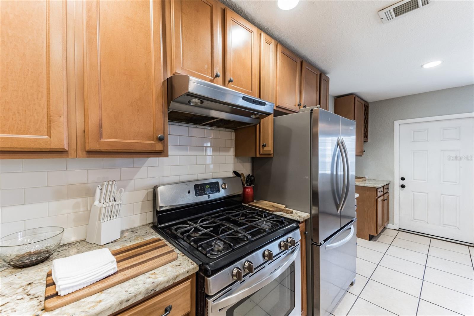 NORTH SHORE PARK - Residential Lease