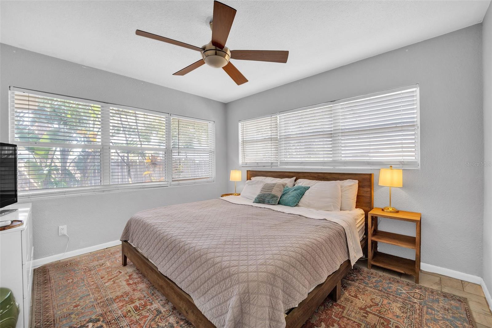 NORTH SHORE PARK - Residential Lease