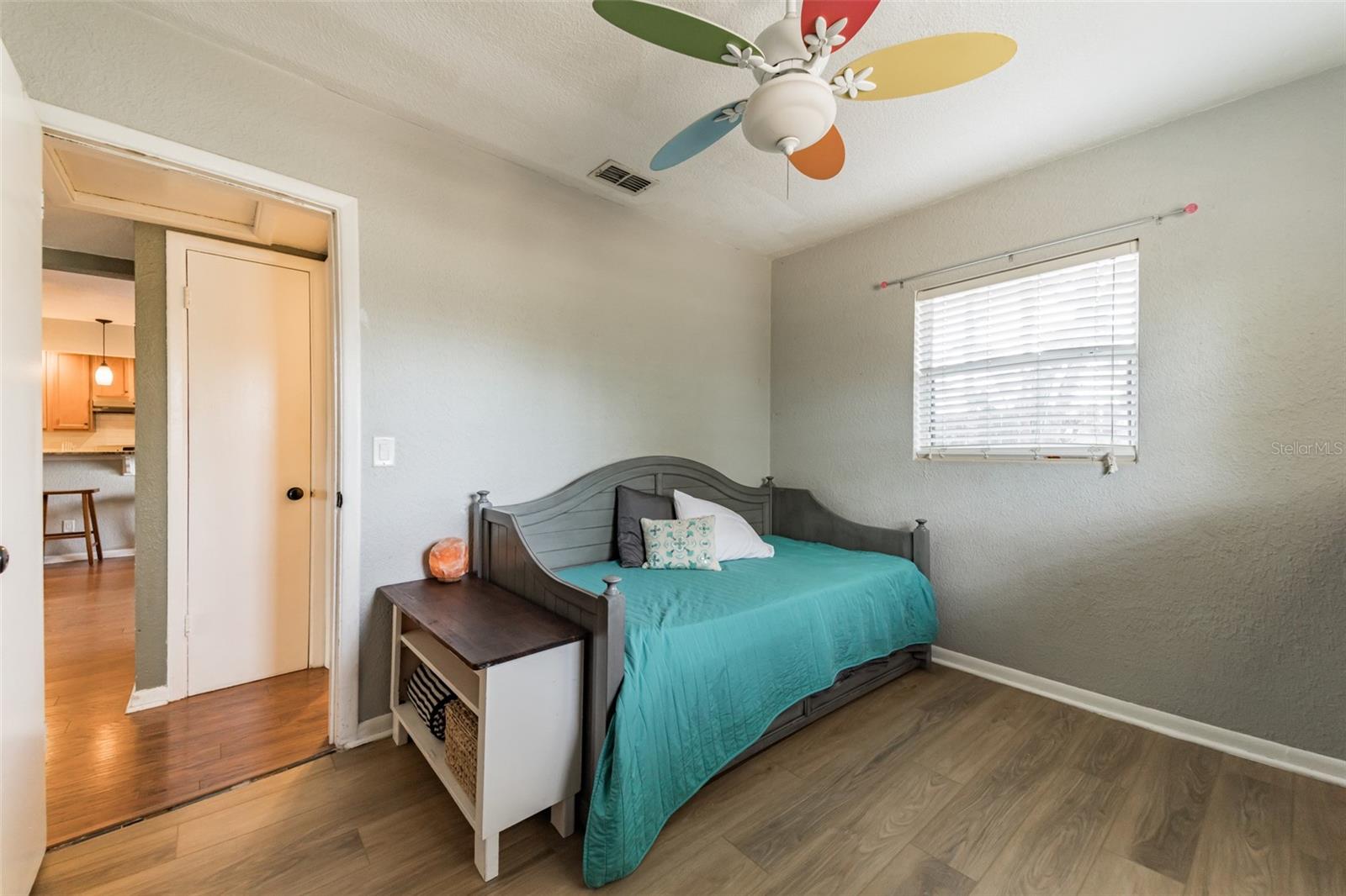 NORTH SHORE PARK - Residential Lease