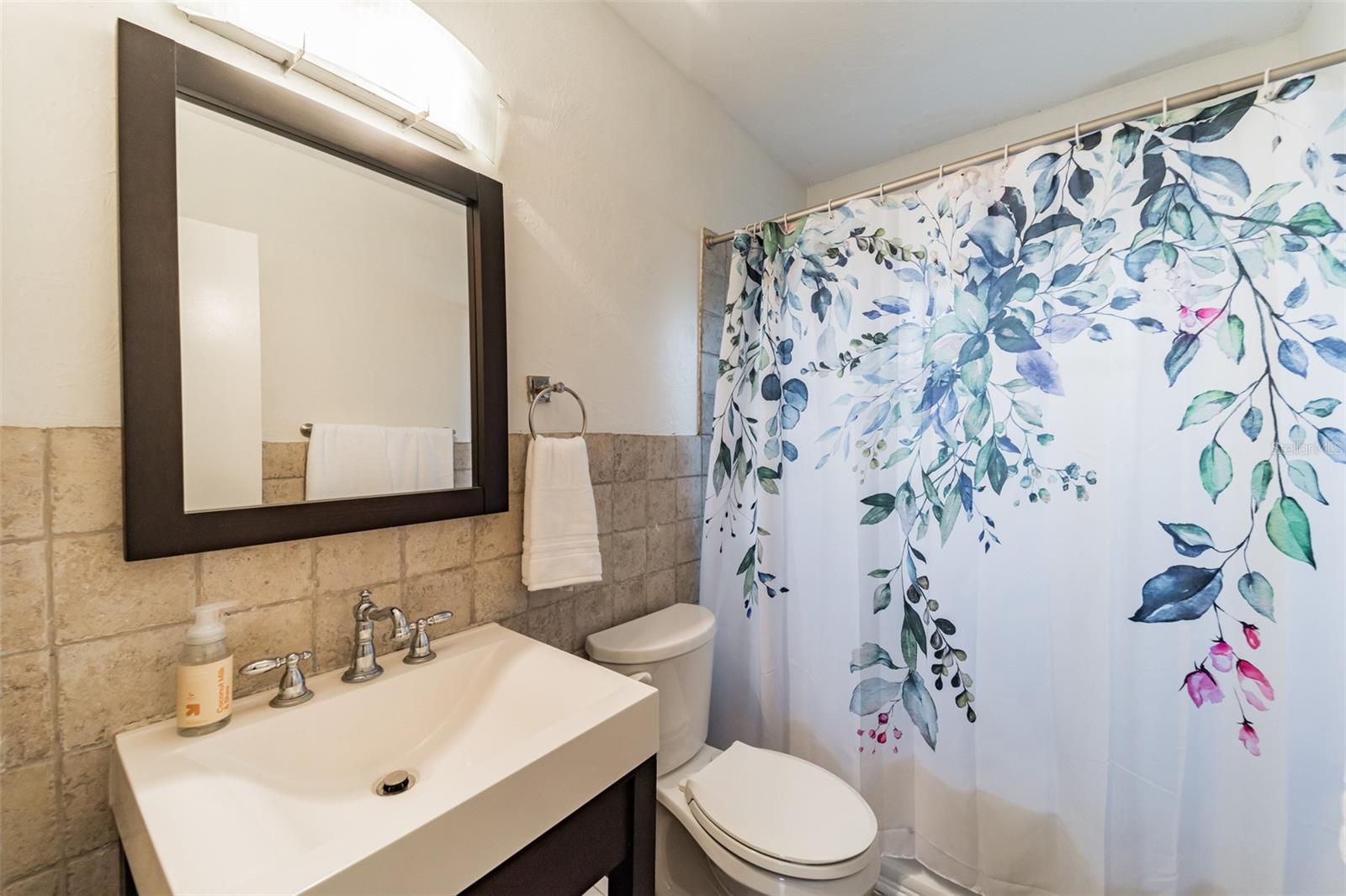 NORTH SHORE PARK - Residential Lease